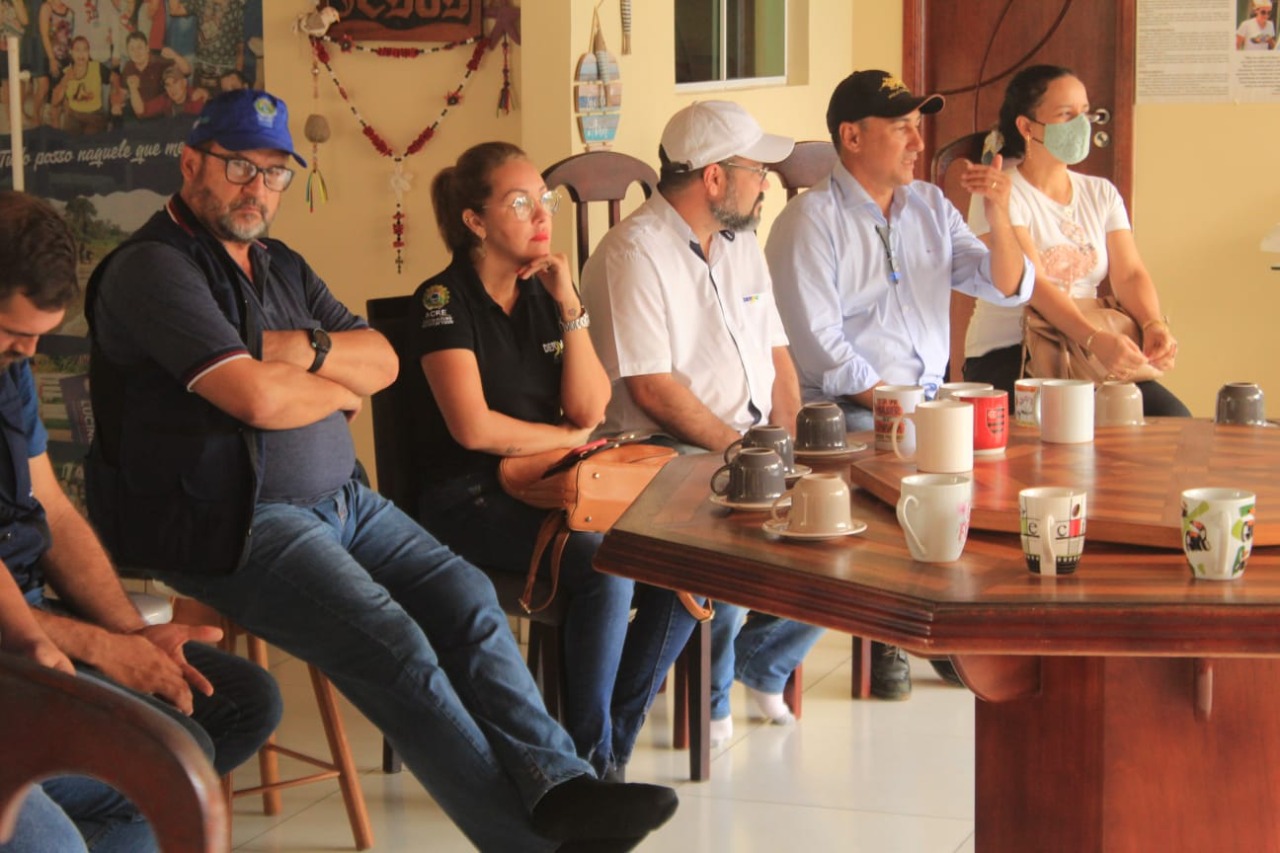 Após destinar R$ 13 milhões para pavimentação das ruas de Tarauacá, Jesus Sérgio anuncia contratação da empresa que ganhou a licitação